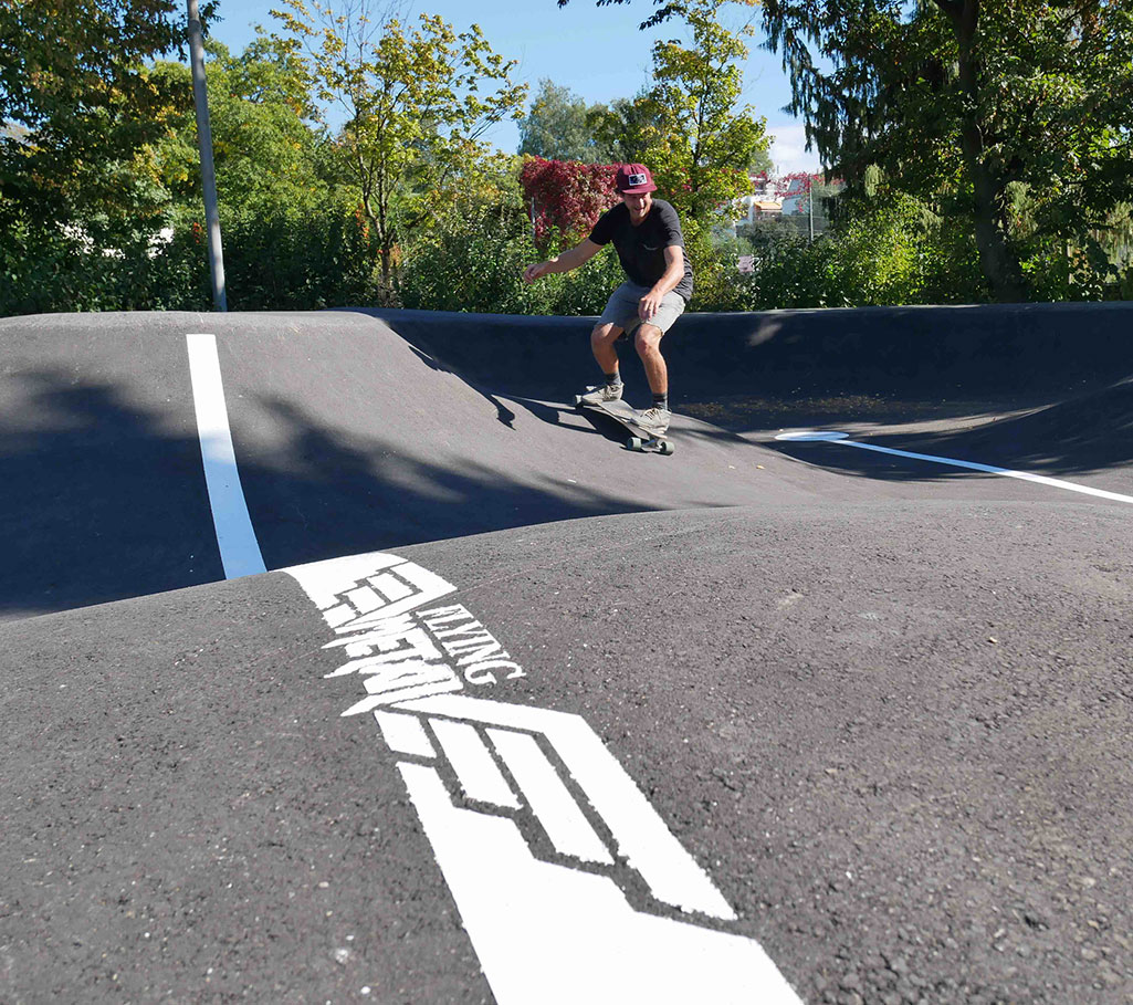 Asphalt Pumptrack Bau und Planung für Opfikon Skateboarder